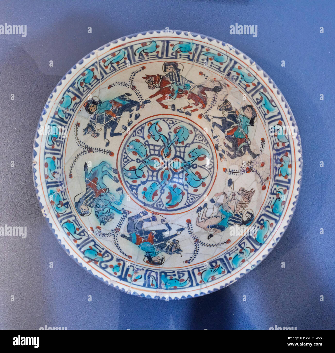 Pottery bowl, 13th century, Rey, Museum of the Islamic Era, National