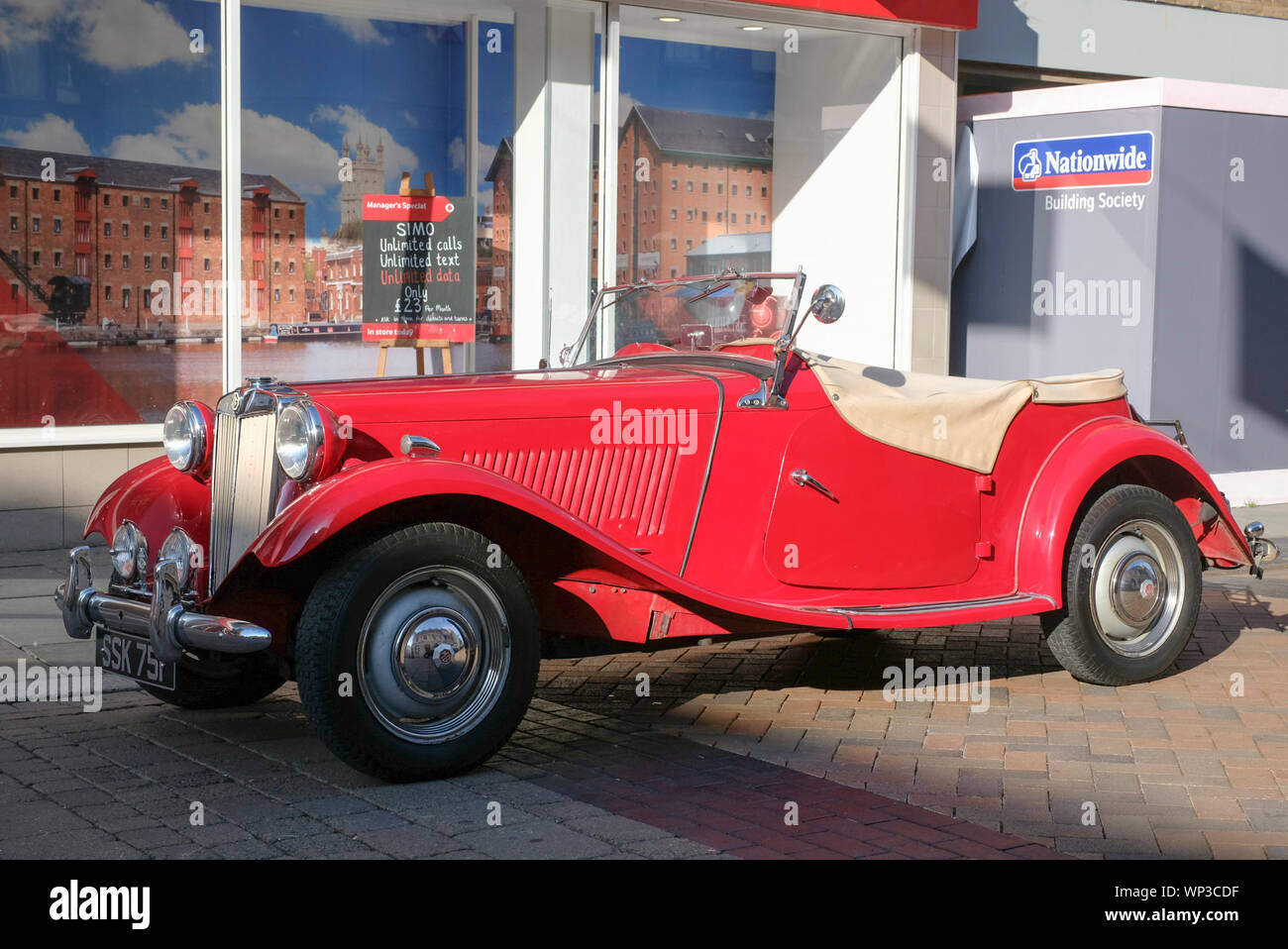 Mg td sports car hi-res stock photography and images - Alamy