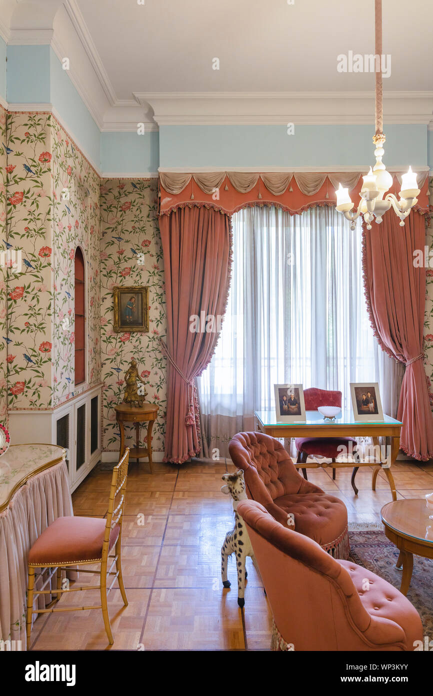 Niavaran Mansion, 1967, Niavaran palace, Tehran, Iran Stock Photo - Alamy
