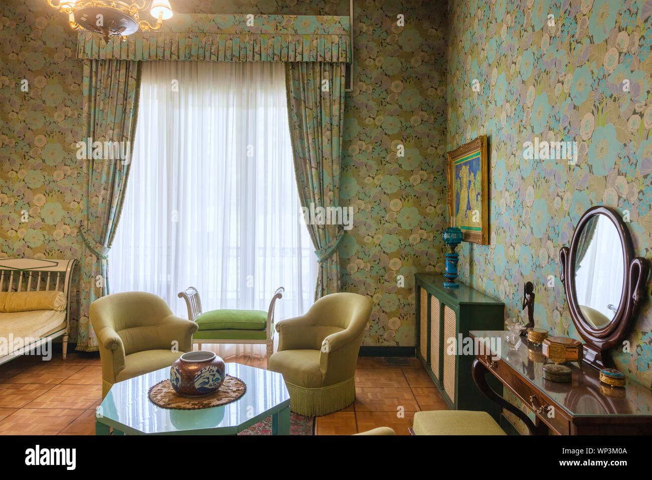 Niavaran Mansion, 1967, Niavaran palace, Tehran, Iran Stock Photo - Alamy