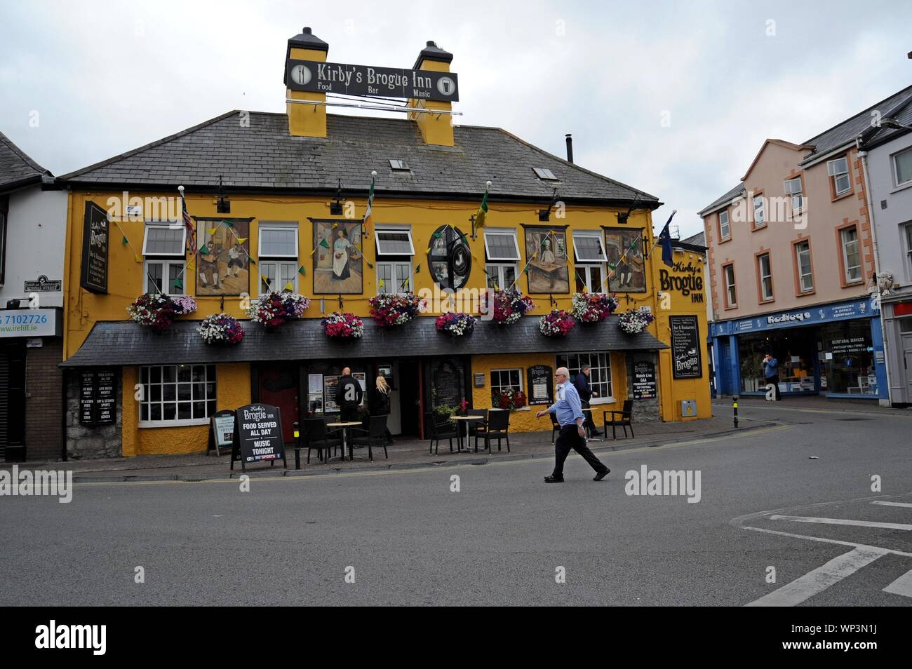 Kirby's Brogue Inn, a famous traditional Irish pub in Tralee, Co Kerry,  Ireland Stock Photo - Alamy