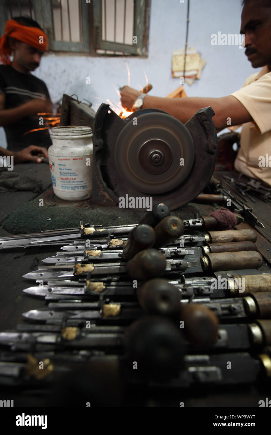 Blacksmith steel wheel hires stock photography and images Alamy