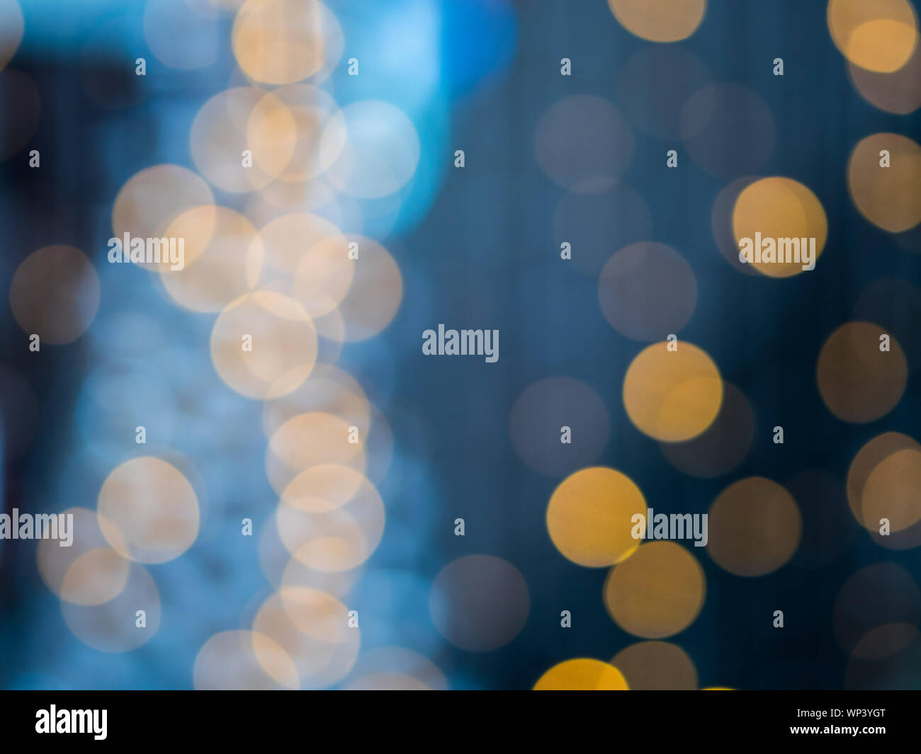 Blue twinkling lights bokeh hi-res stock photography and images - Alamy