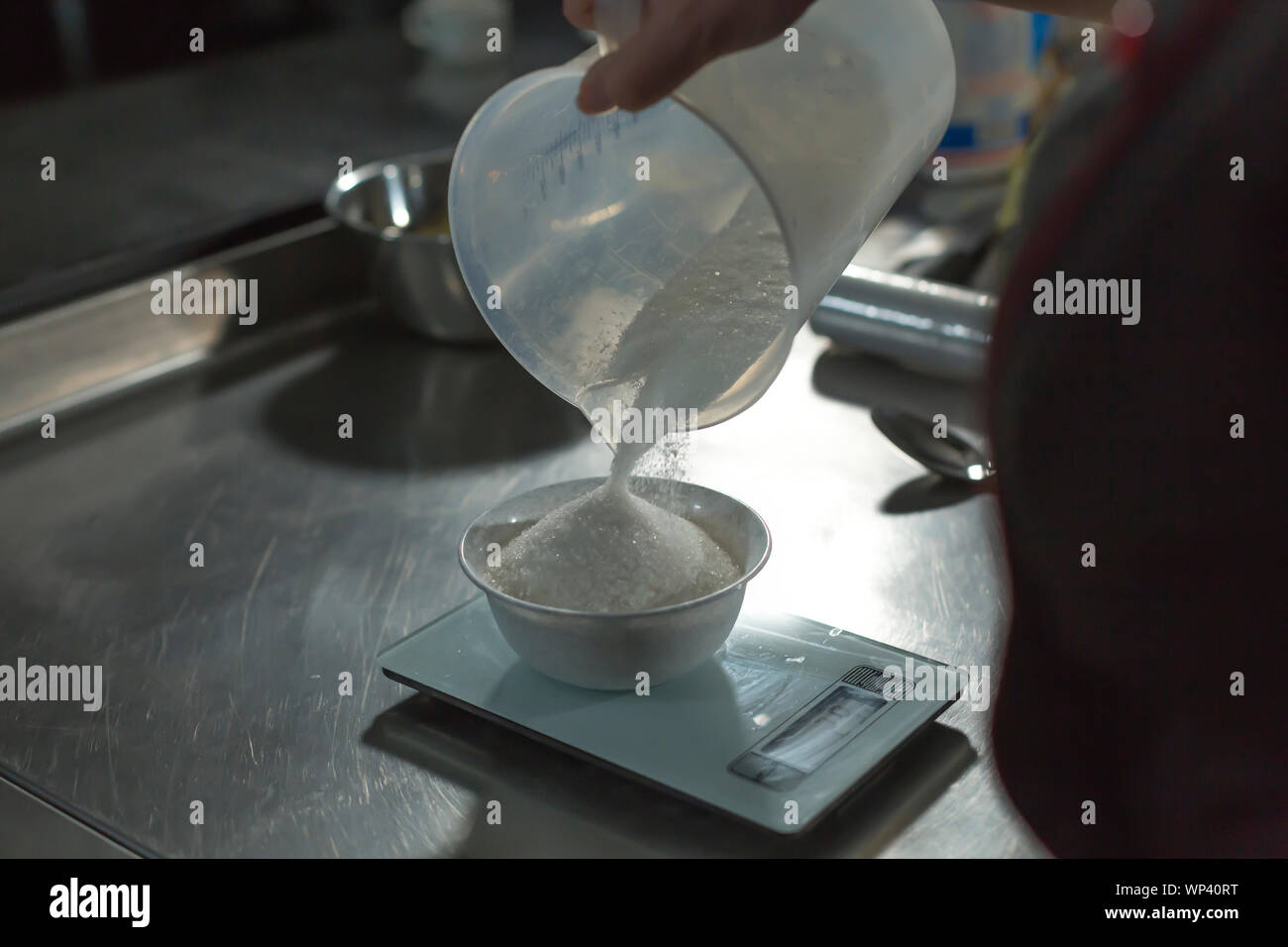 grams, metric system, sugar coated, powdered sugar, icing sugar