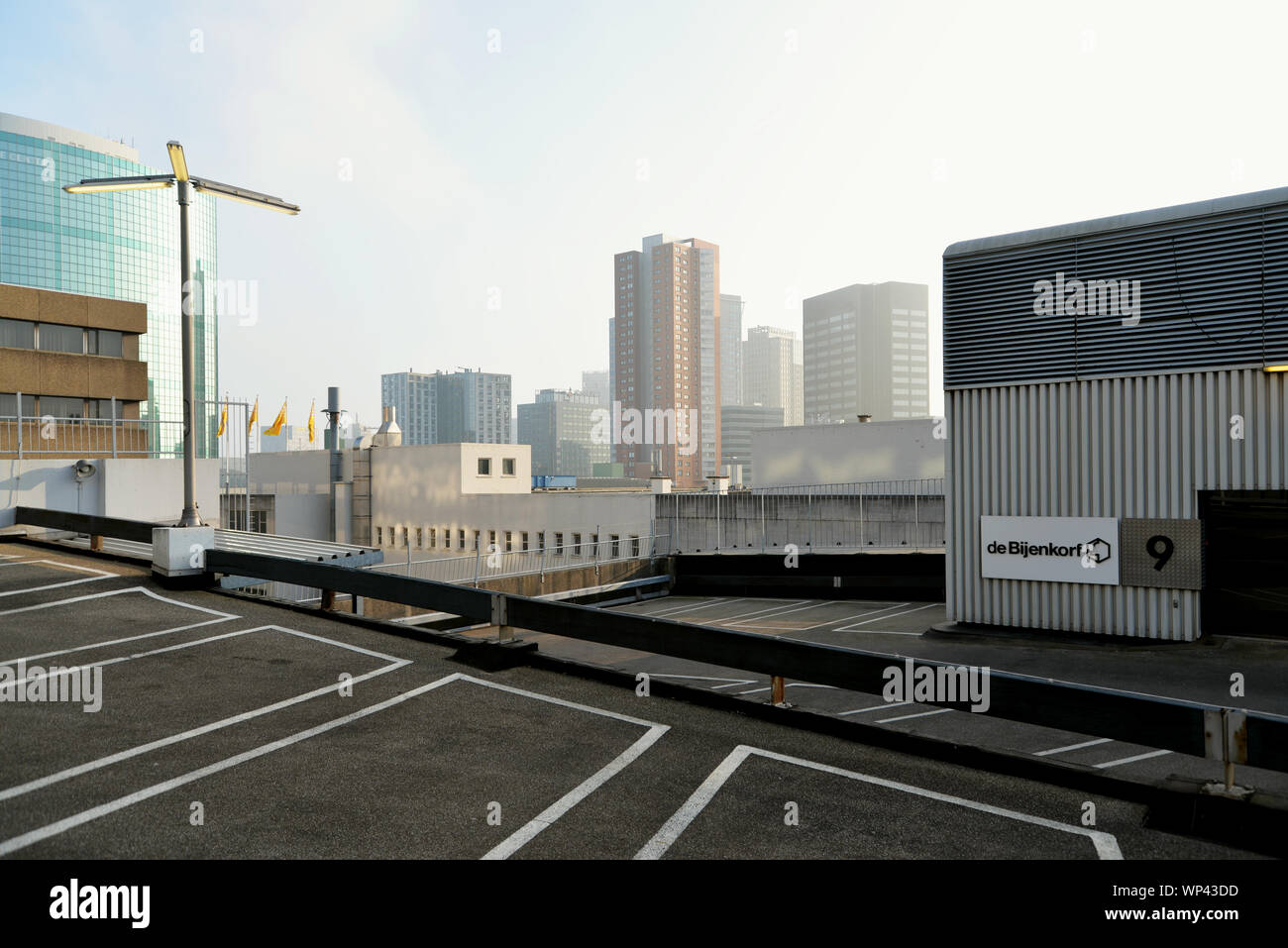 Rooftop parking lot hi-res stock photography and images - Alamy