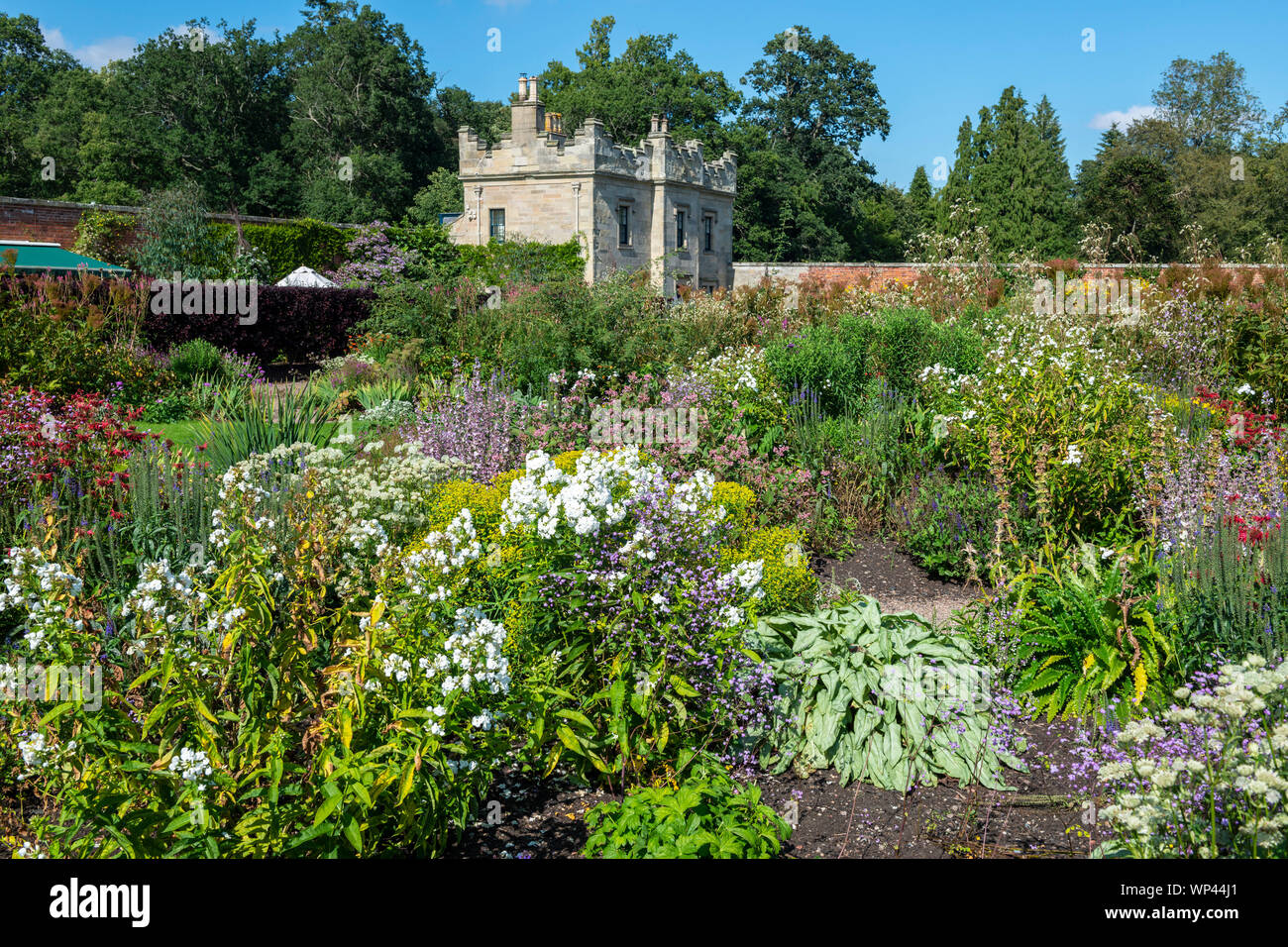 Herbaceous Borders High Resolution Stock Photography and Images - Alamy