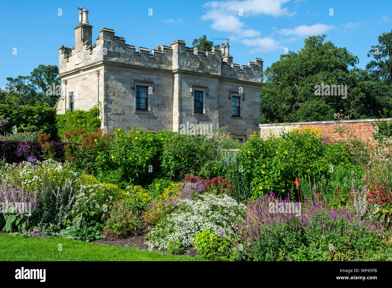 Herbaceous Borders High Resolution Stock Photography and Images - Alamy