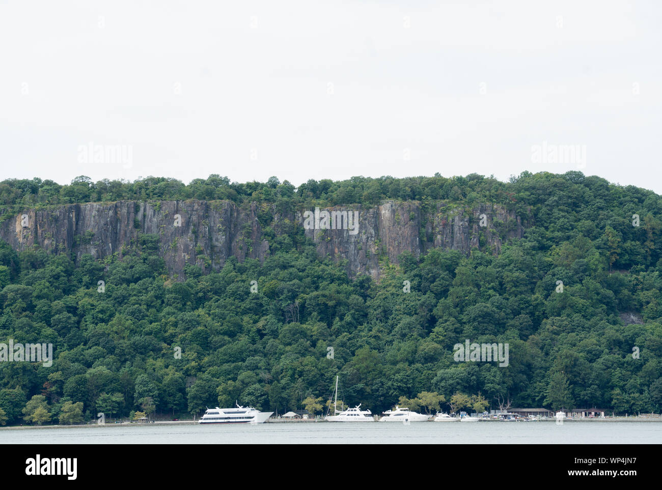 Boat bridge hudson river palisades hires stock photography and images