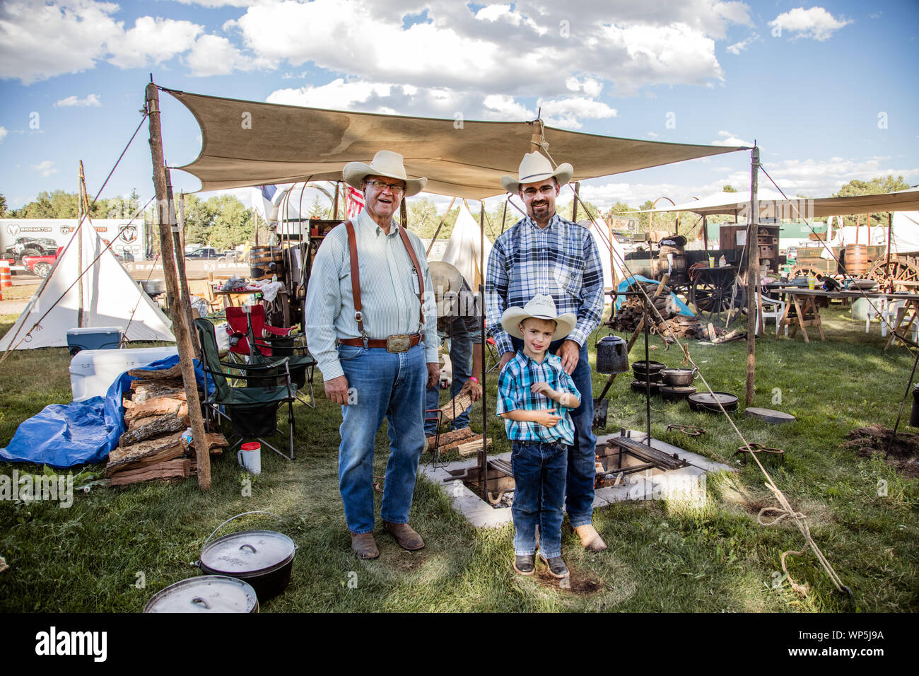 Plains indian village hi-res stock photography and images - Alamy