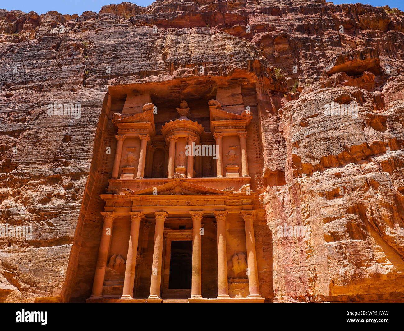 Jordan Petra famous ruins between the rocks Stock Photo - Alamy