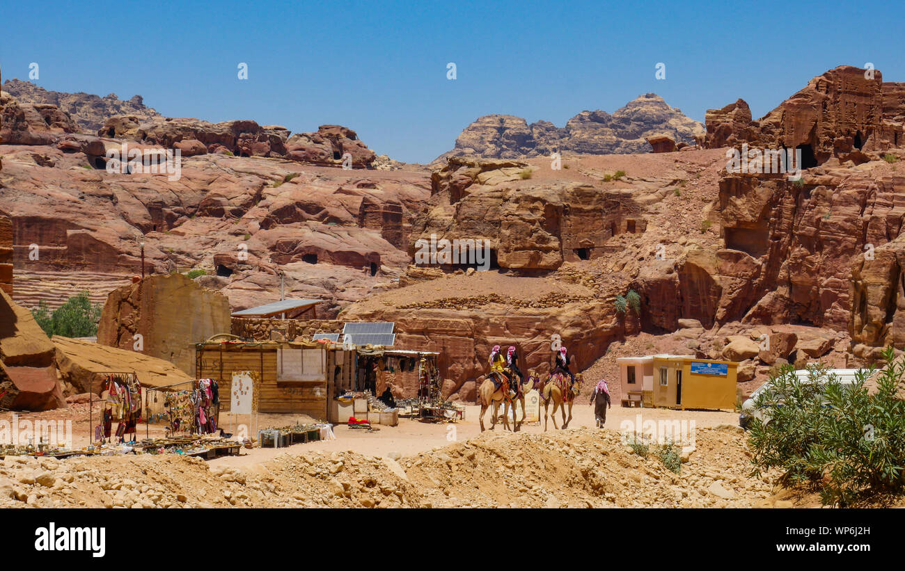 Jordan Petra famous ruins between the rocks Stock Photo - Alamy