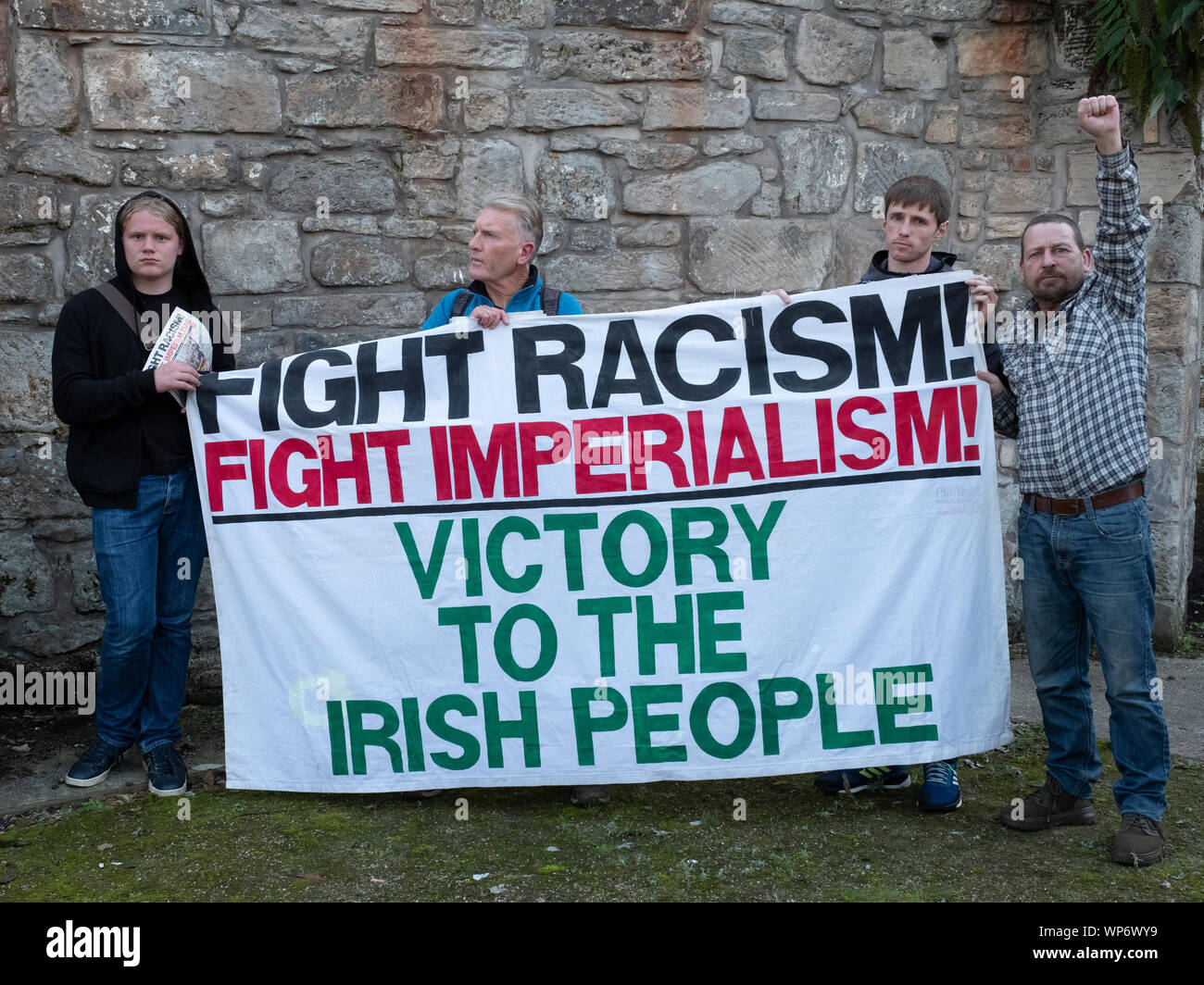 IRISH REPUBLICAN TIN BADGE FREE ALL POLITICAL PRISONERS LONG KESH SINN FEIN 