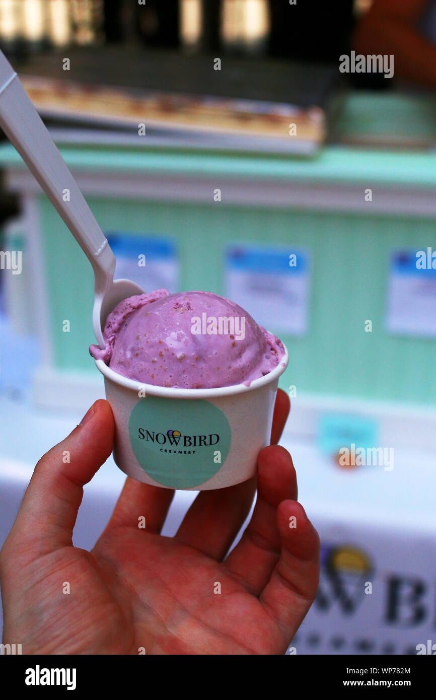 Street fairs hires stock photography and images Alamy