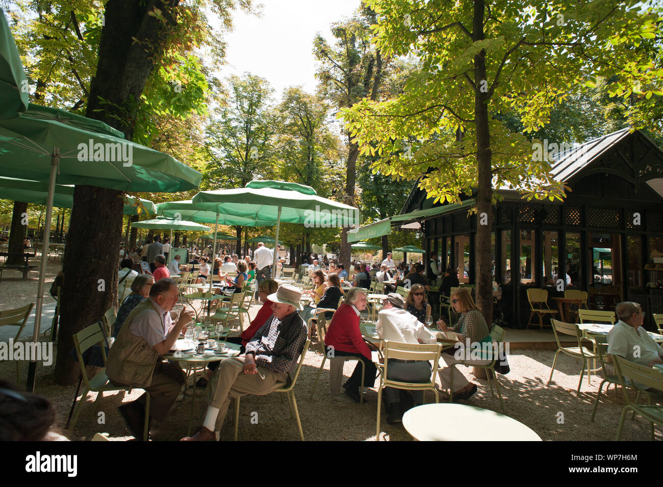 Der Jardin du Luxembourg ist ein früher königlicher, heute staatlicher Schlosspark im Pariser Quartier Latin mit einer Fläche von 26 Hektar. Die Anlag Stock Photo