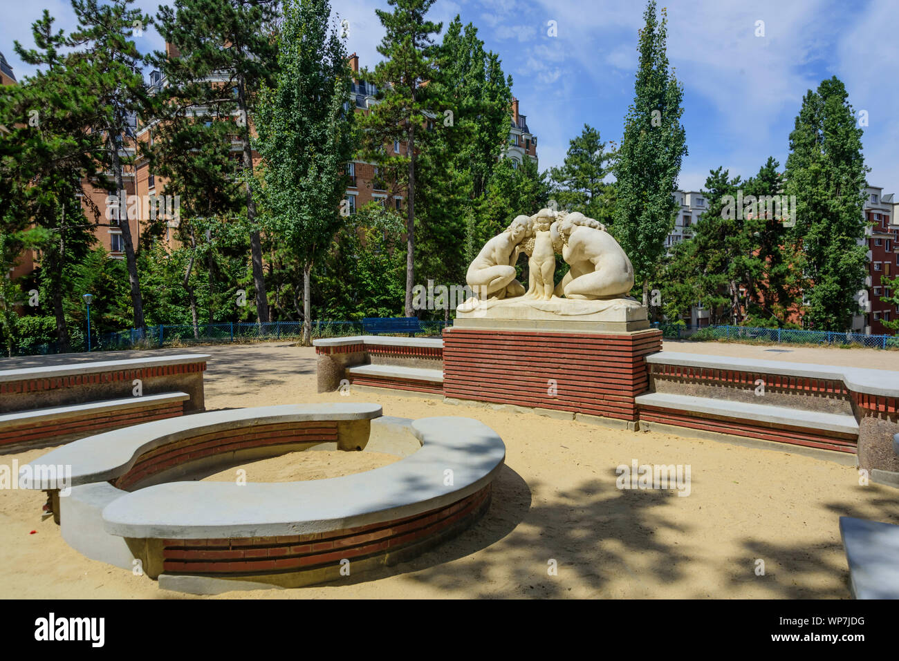 Der Parc de la ButteduChapeauRouge (früher Square de la Buttedu