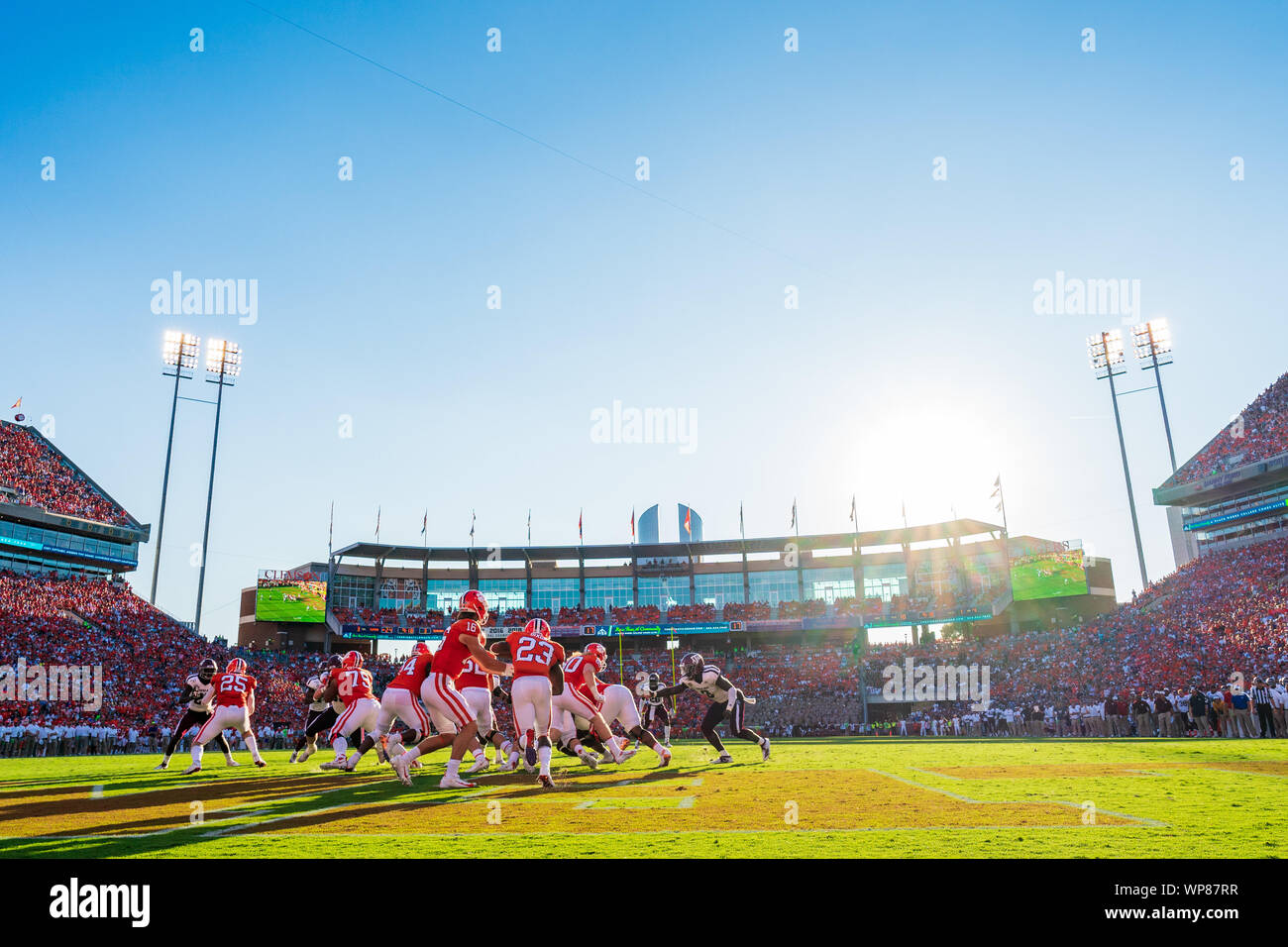 Clemson Tigers Running Back Lyn J Dixon 23 Runs With The