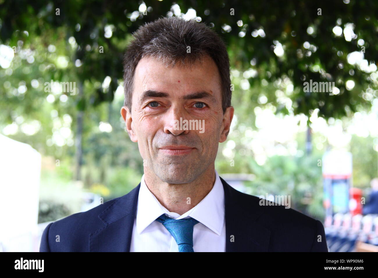 TOM BRAKE MP PICTURED AT COLLEGE GREEN , WESTMINSTER ON 5TH SEPTEMBER 2019. LIBERAL DEMOCRAT MEMEBER OF PARLIAMENT FOR CARSHALTON AND WALLINGTON CONSTITUENCY. BRITISH POLITICIANS. POLITICS. LONG SERVING MPS. LIB DEM MPS. Stock Photo