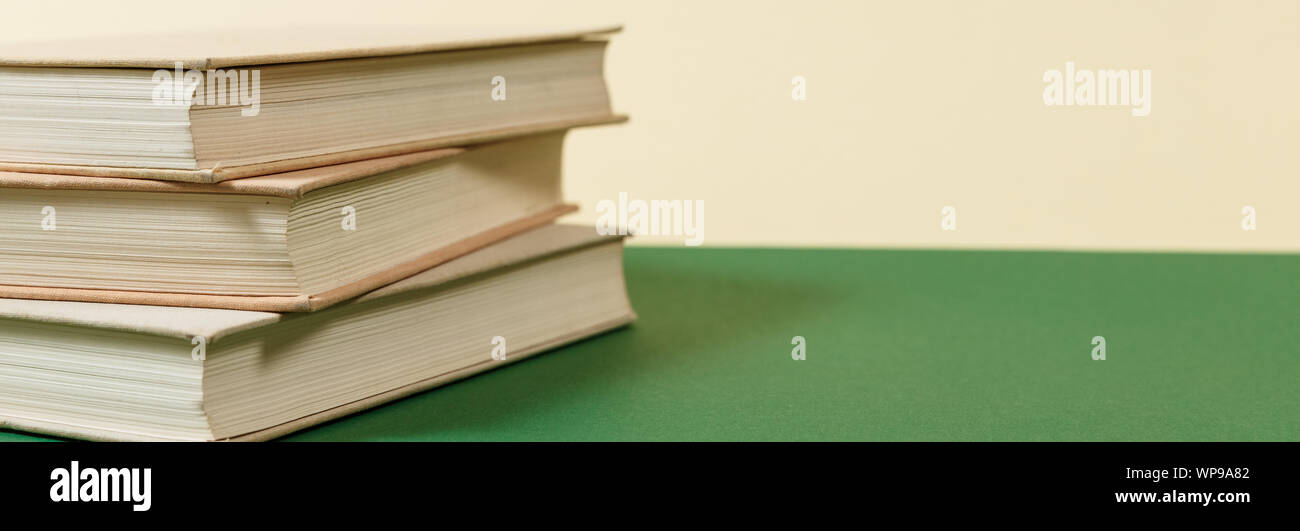 Many books in a bookstore or library Stock Photo Alamy