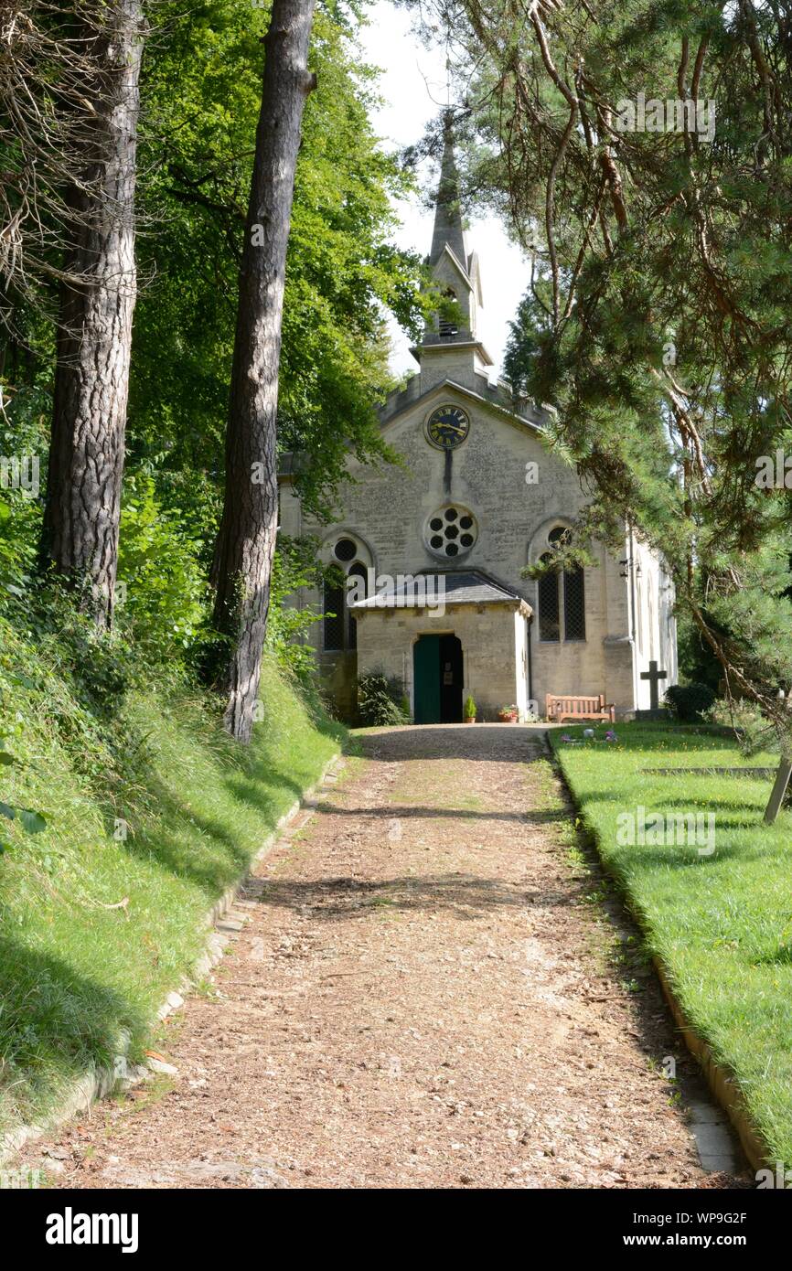 Holy Trinity Church Slad Gloucestershire burial place author Laurie lee