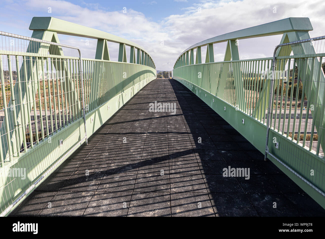 A new pedestrian bridge over the M20, near Ashford, Kent Stock Photo