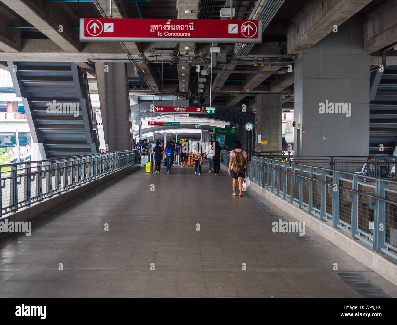 Bangkok Thailand May 6 2017 Unidentified Passengers Walk To Exit Bangkok Thailand May 6 2017 Unidentified Passengers Walk To Exit