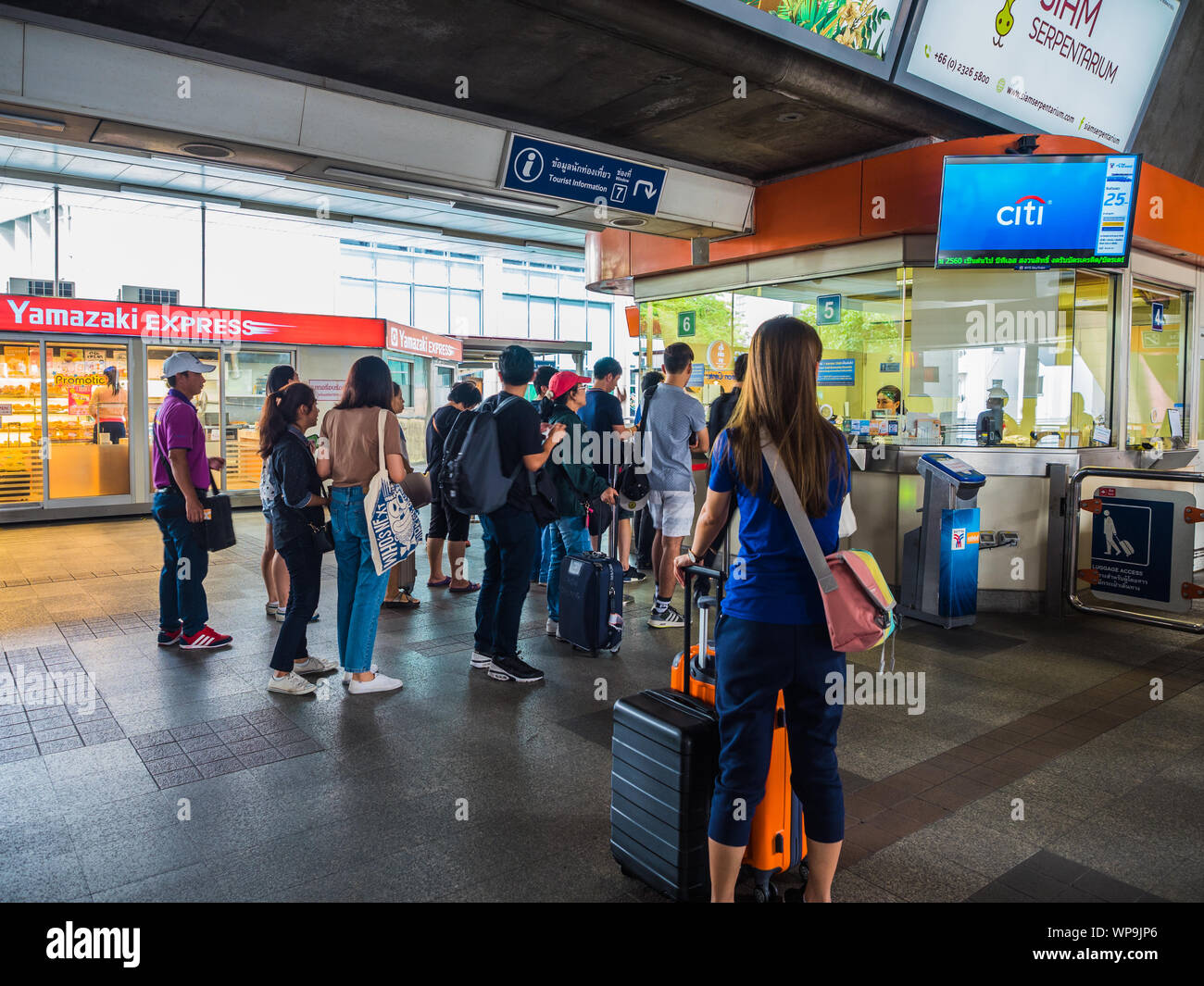 Bangkok Thailand May 6 2017 Unidentified Passengers Waiting For Bangkok Thailand May 6 2017 Unidentified Passengers Waiting For
