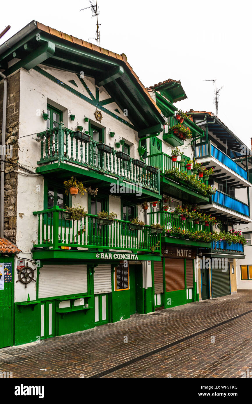 A picturesque street in Hondarribia's fishermen's quarter. Hondarribia, Basque Country, Gipuzkoa, Spain, January 2019 Stock Photo