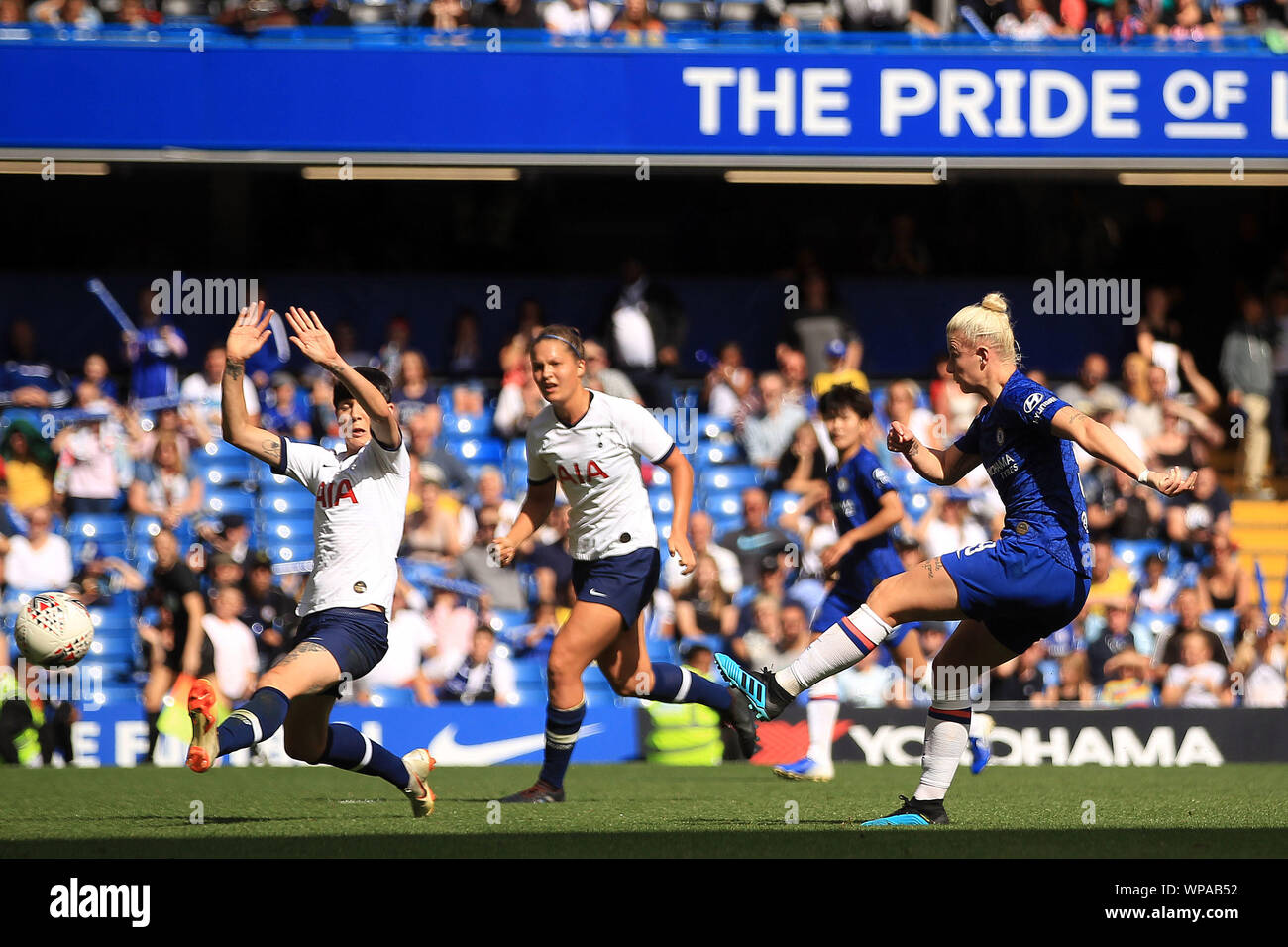 London, UK. 08th Sep, 2019. Bethany England of Chelsea Women (R) takes a shot at goal. FA Women's super league match, Chelsea women v Tottenham Hotspur women at Stamford Bridge in London on Sunday 8th September 2019. this image may only be used for Editorial purposes. Editorial use only, license required for commercial use. No use in betting, games or a single club/league/player publications. pic by Steffan Bowen/ Credit: Andrew Orchard sports photography/Alamy Live News Stock Photo