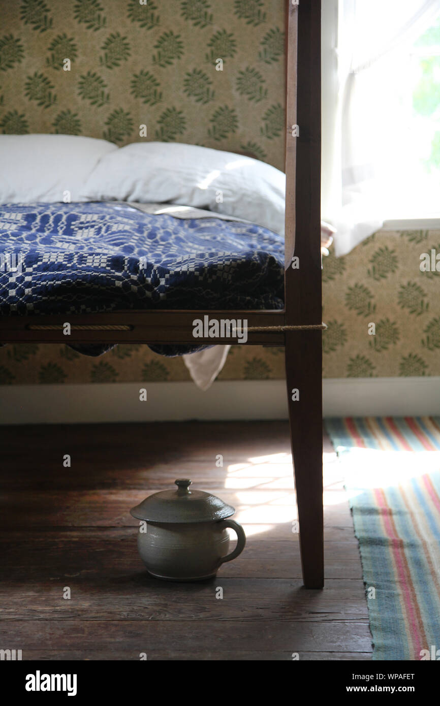 Colonial bedroom on farm in upstate New York with chamber pot Stock Photo Alamy