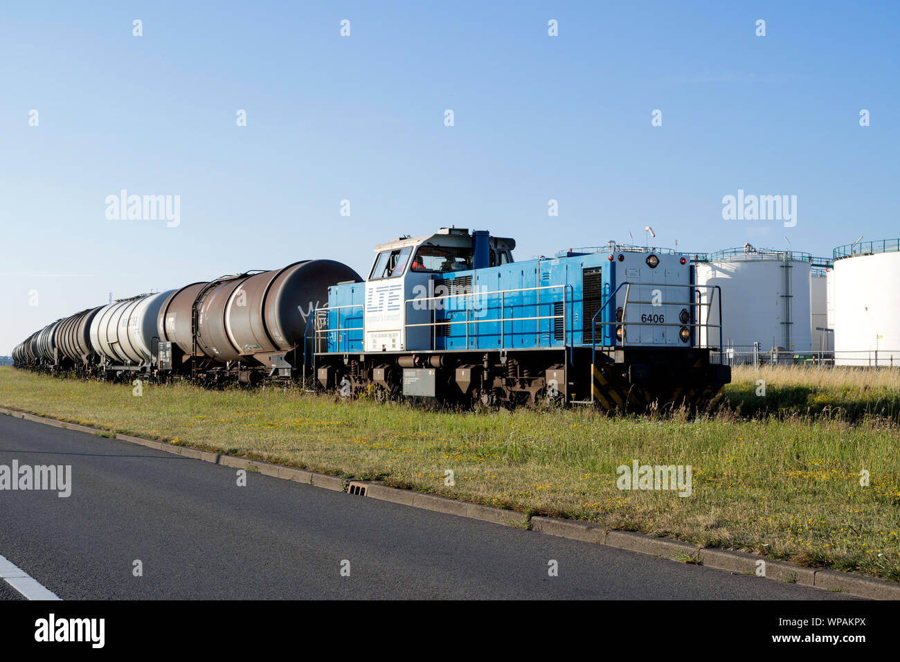 Freight train with LTE NS Class 6400 locomotive Stock Photo