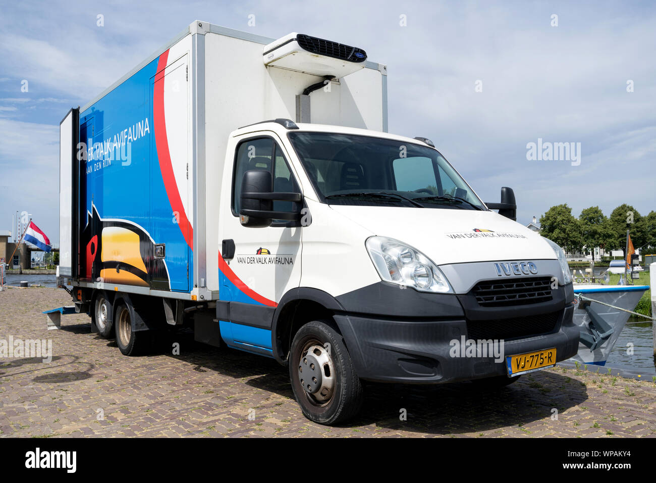 Refrigerated van hi-res stock photography and images - Alamy