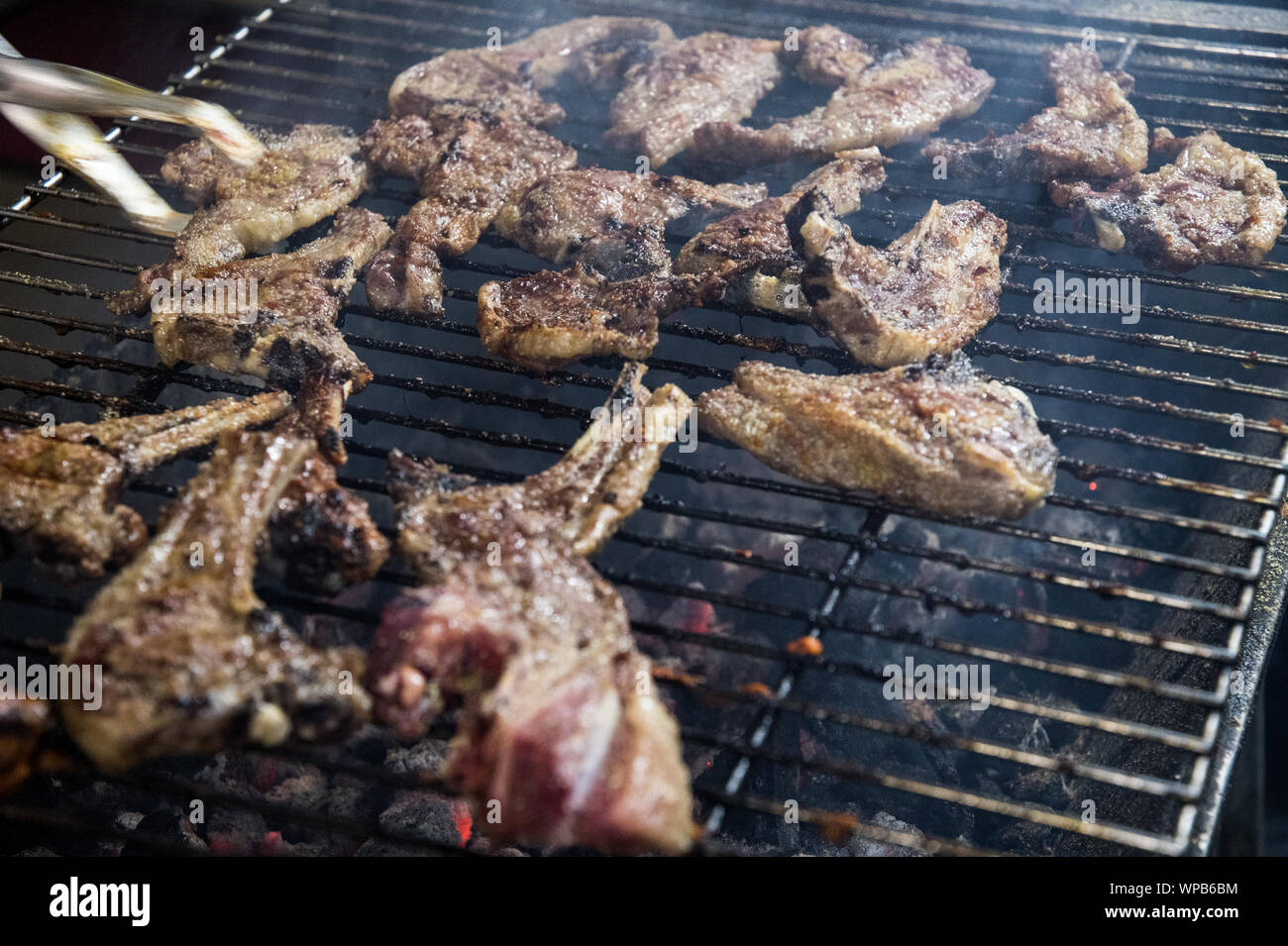 Cooking lamb chops hi-res stock photography and images - Alamy