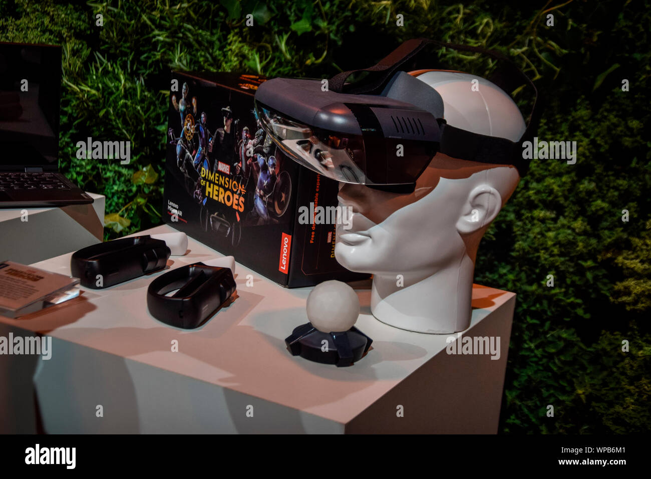 Lenovo Mirage AR Headset at IFA 2019 