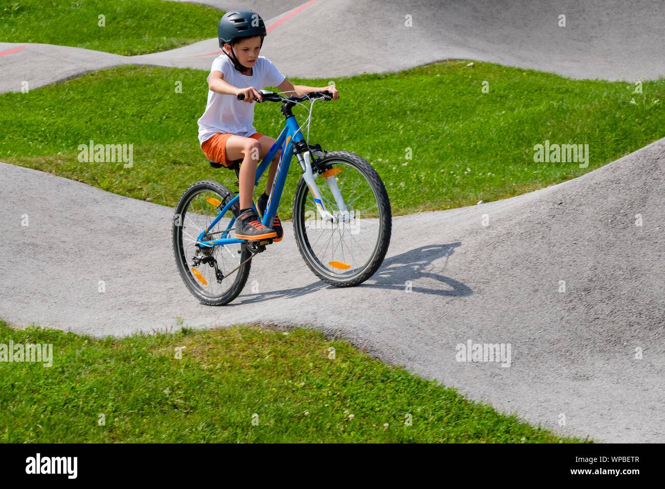 9 year old bike riding hi-res stock photography and images - Alamy