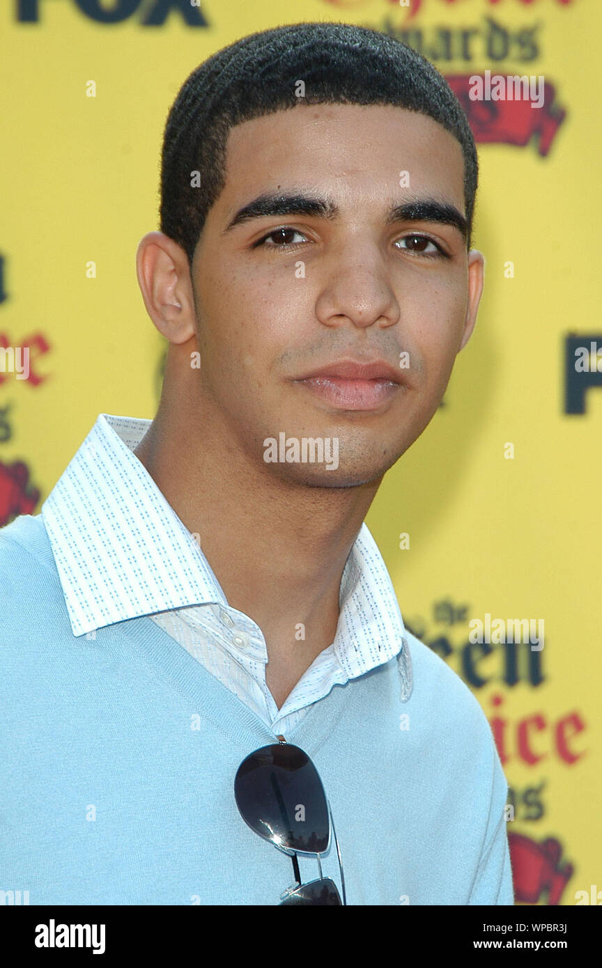 Aubrey graham hi-res stock photography and images - Alamy