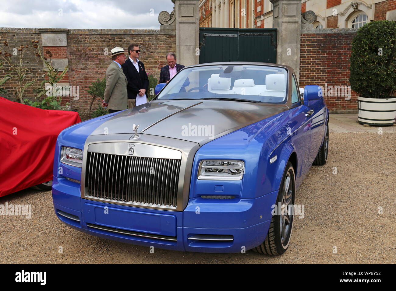 Rolls-Royce Phantom VII Drophead Coupe (2016), Future Classic, Concours of  Elegance 2019, Hampton Court Palace, Surrey, England, UK, Europe Stock  Photo - Alamy