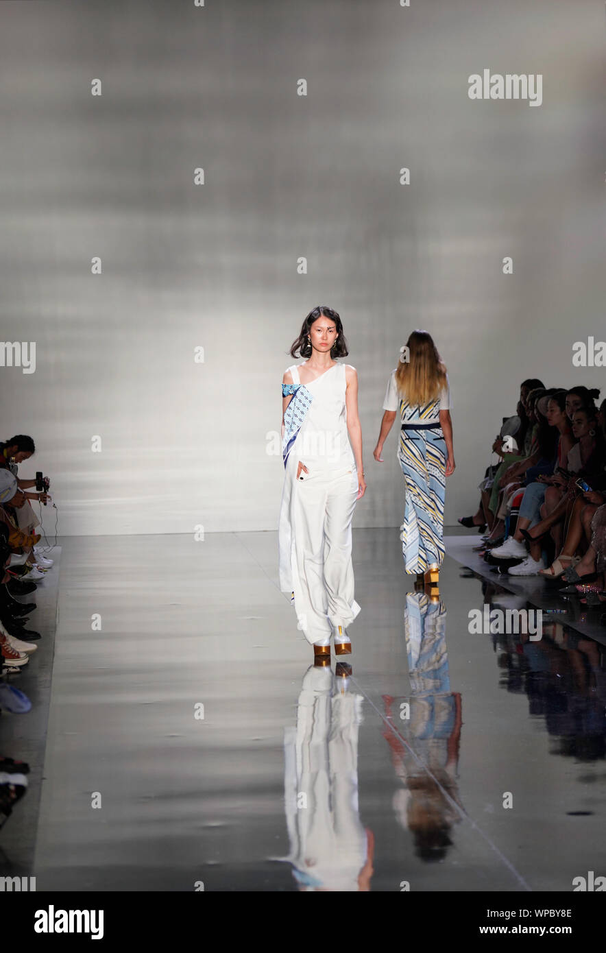 IICY Presents Spring Summer 2020 Runway Show: Designer Eva Hu, Shanghai ...