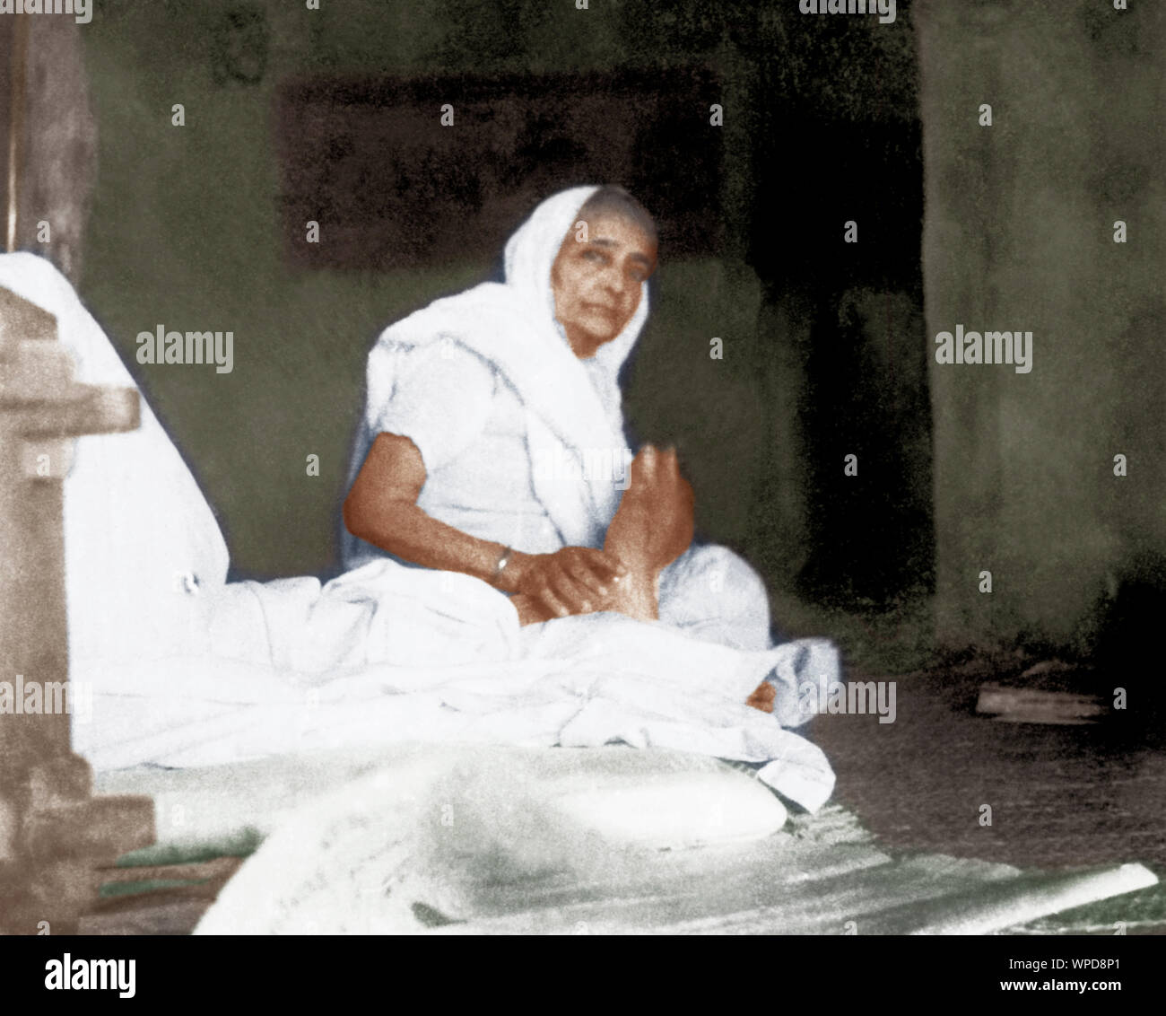 Kasturba Gandhi massaging Mahatma Gandhi feet, Sevagram Ashram, Wardha, India, Asia, 1939 Stock Photo