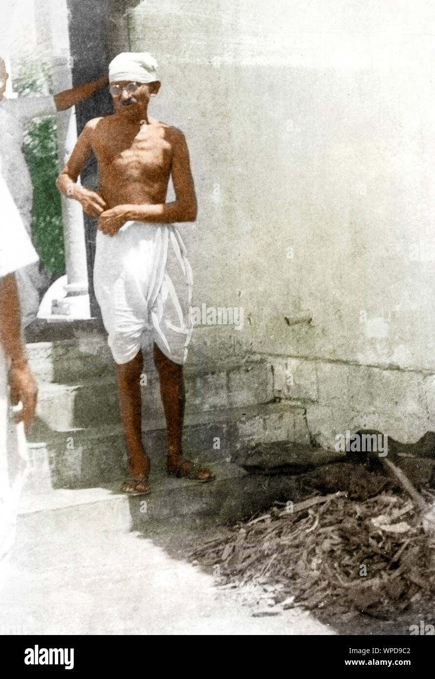 Mahatma Gandhi getting ready for cleaning campaign of village, Madhya Pradesh, India, Asia, 1936 Stock Photo