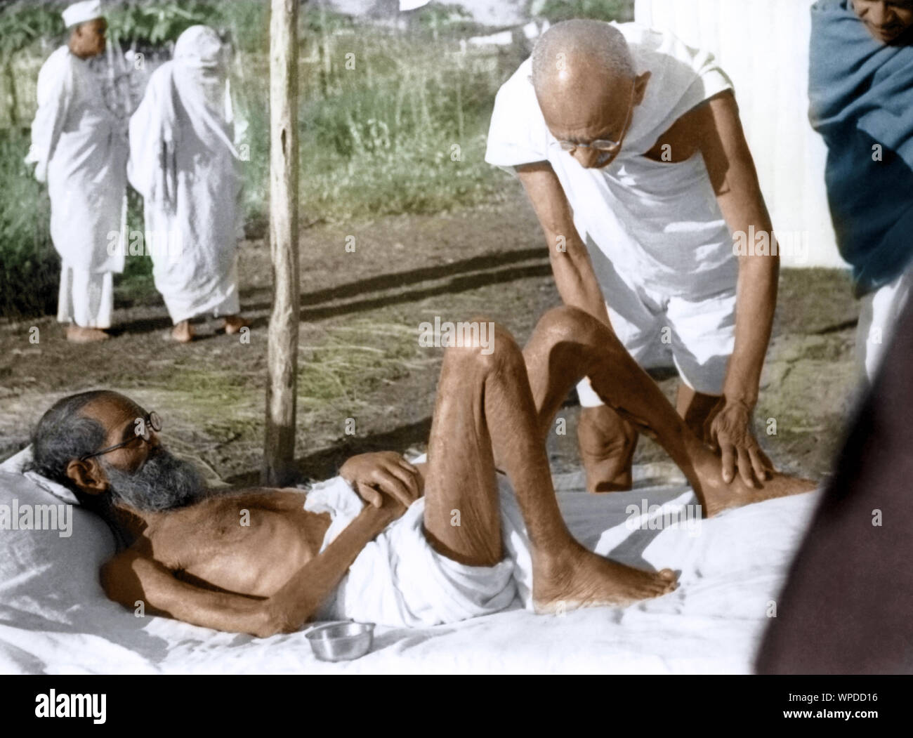 Mahatma Gandhi caring leper patient, Satyagraha Ashram, Wardha, Maharashtra, India, Asia, 1940 Stock Photo
