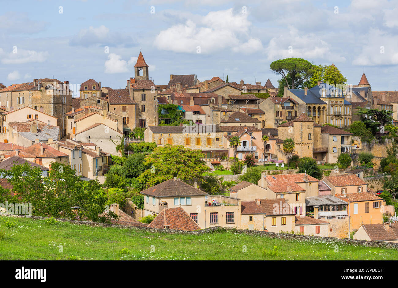 view-of-belves-a-beautiful-medieval-village-in-dordogne-france-stock