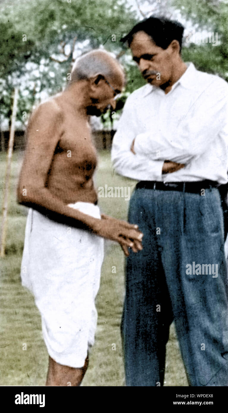 Mahatma Gandhi and American journalist Louis Fischer, Wardha, Maharashtra, India, Asia, June 1942 Stock Photo
