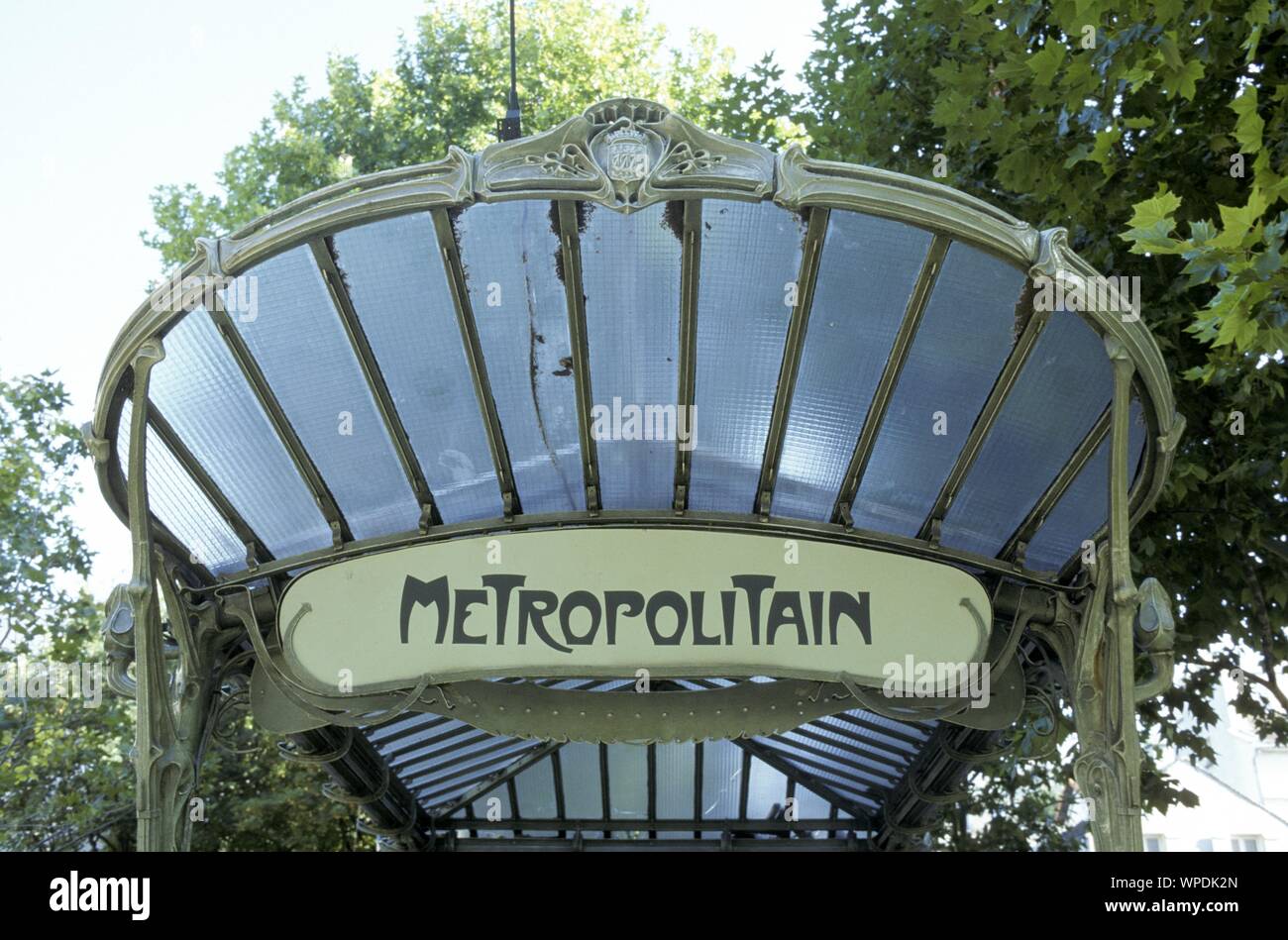 Paris, Metro Porte Dauphine, Eingang von Hector Guimard - Paris, Metro ...