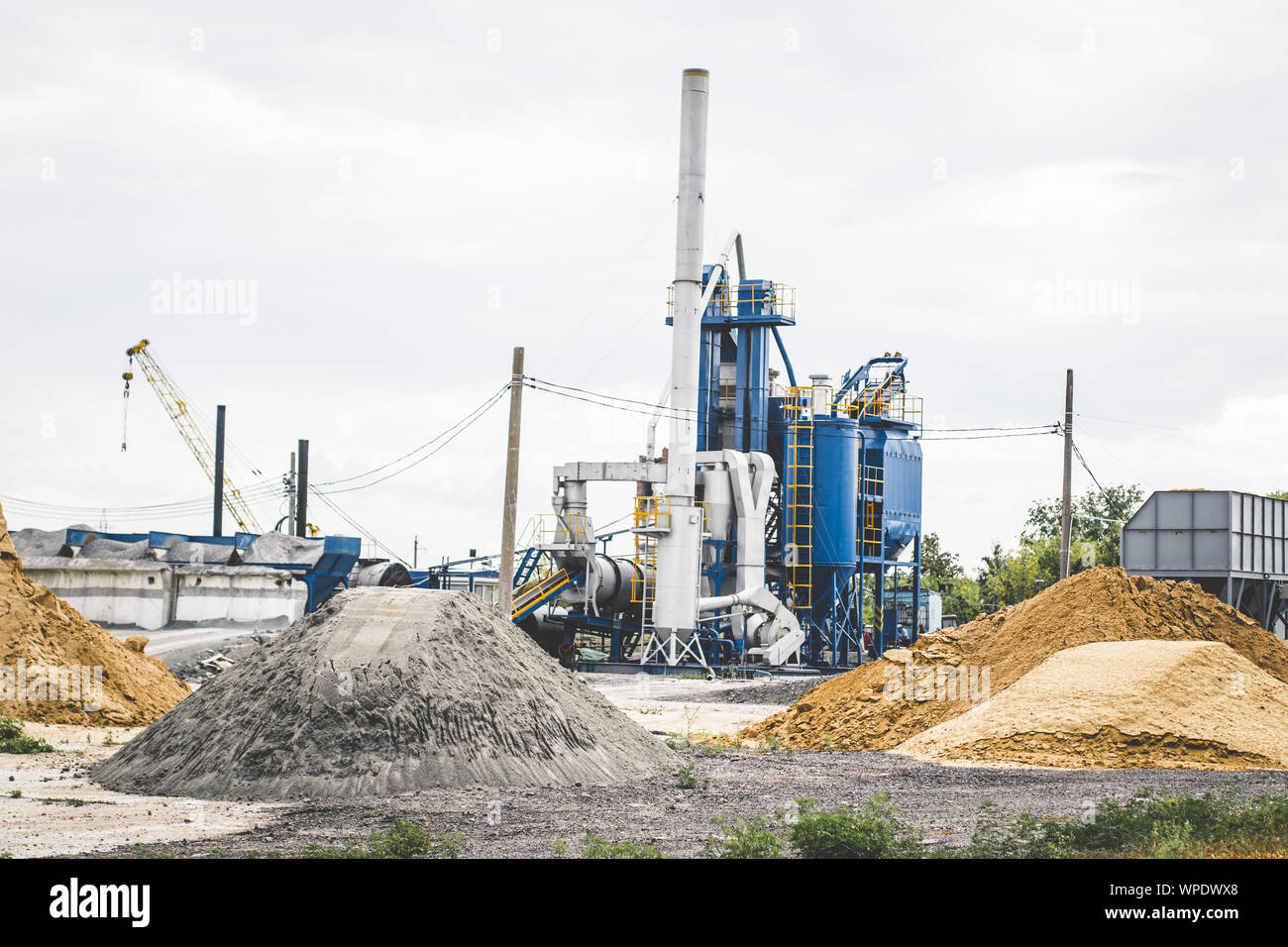 Concrete batching plant hires stock photography and images Alamy
