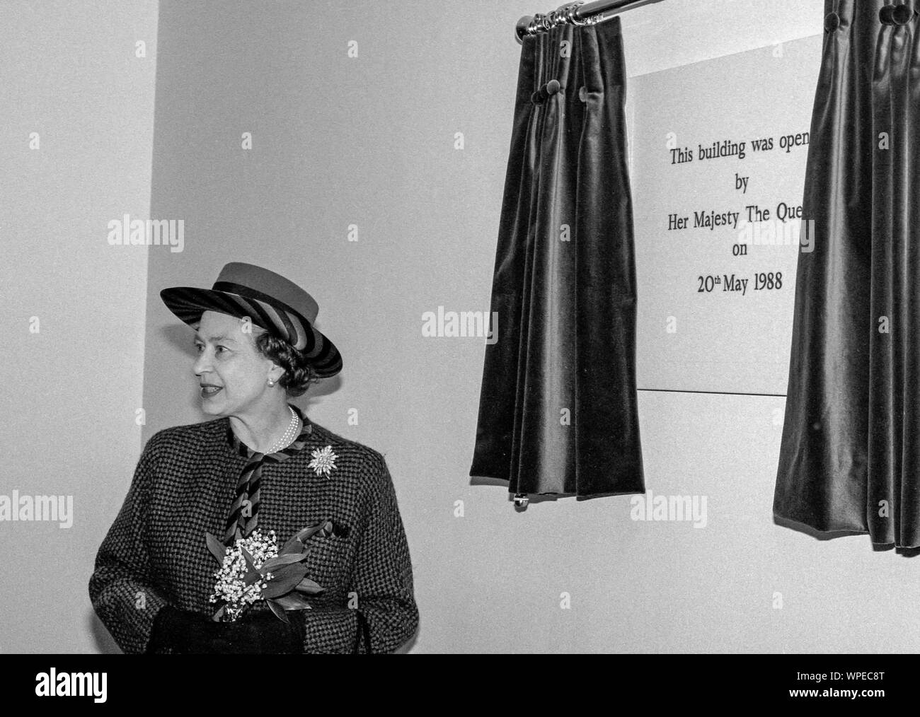The Queen opens the new Norwich and Peterborough Building Society building in 1988 Stock Photo