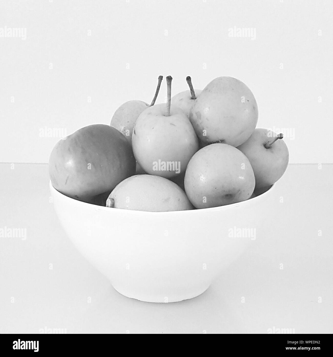 Apples in fruit bowl Black and White Stock Photos & Images Alamy