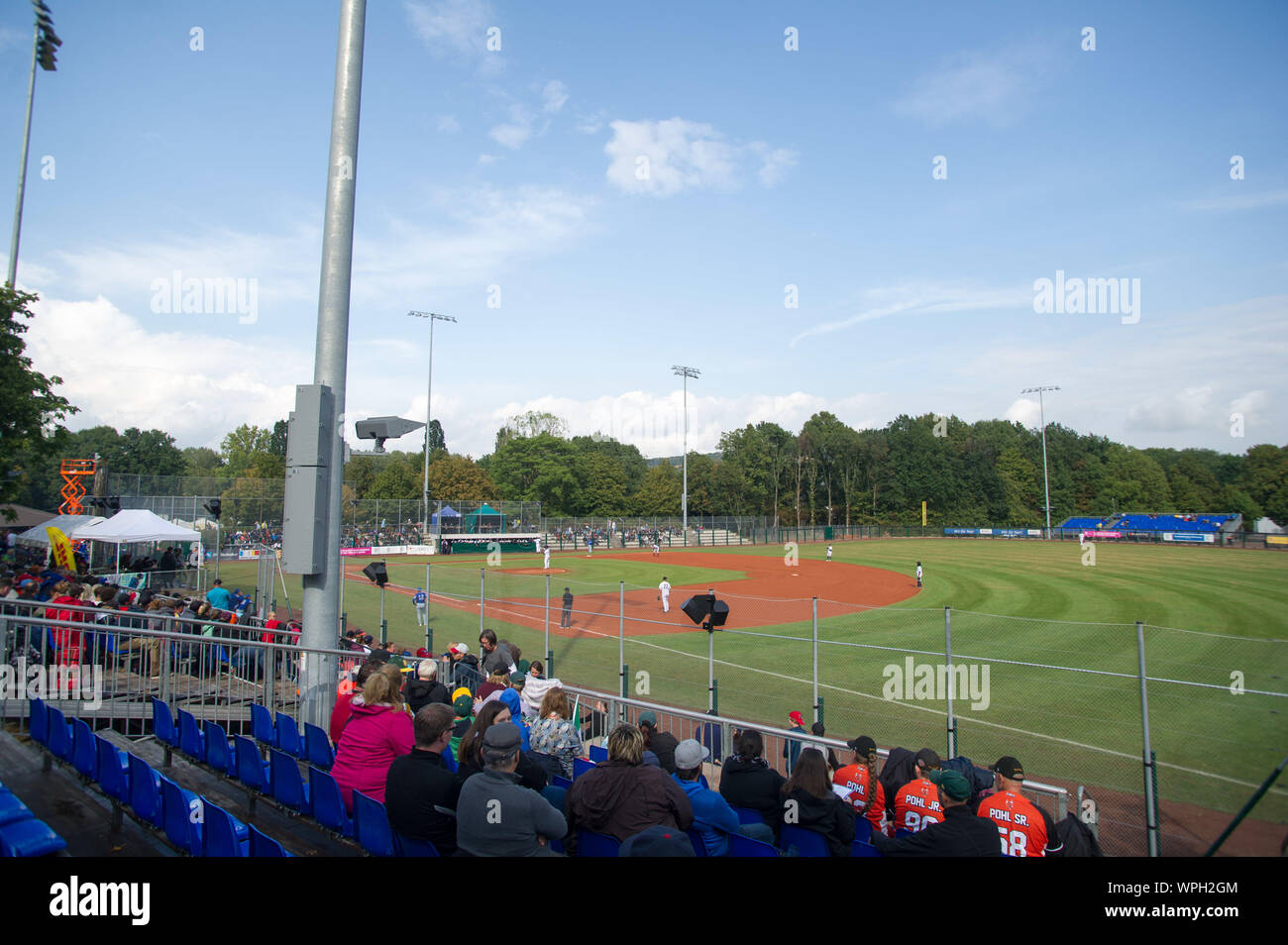 Bonn, Deutschland. 07th Sep, 2019. Through the fence, the the game, feature, general, edge motif, Baseball European 1st matchday, France (FRA) - Italy (ITA), on in Bonn/Germany.