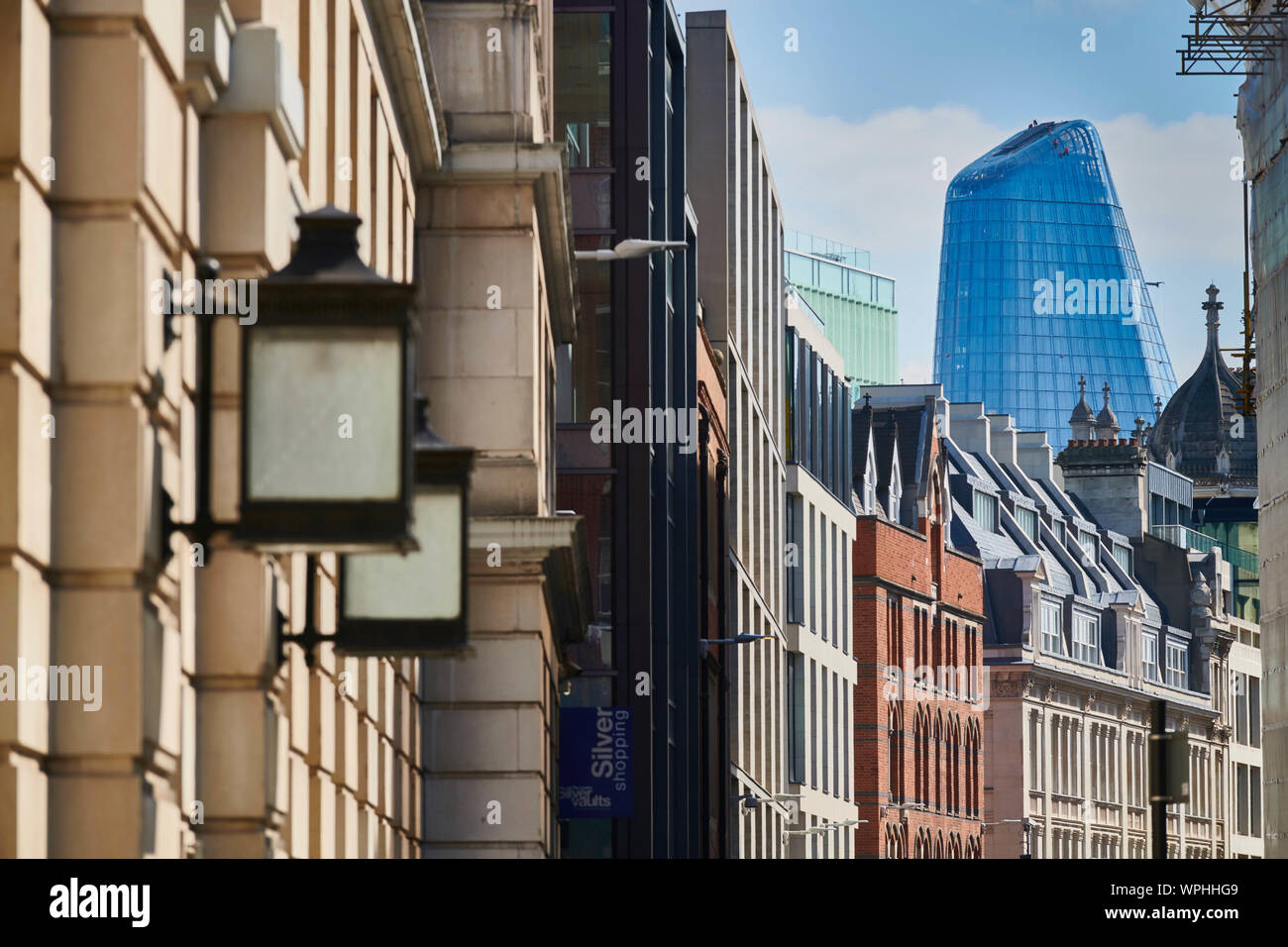 London street lamps hi-res stock photography and images - Alamy