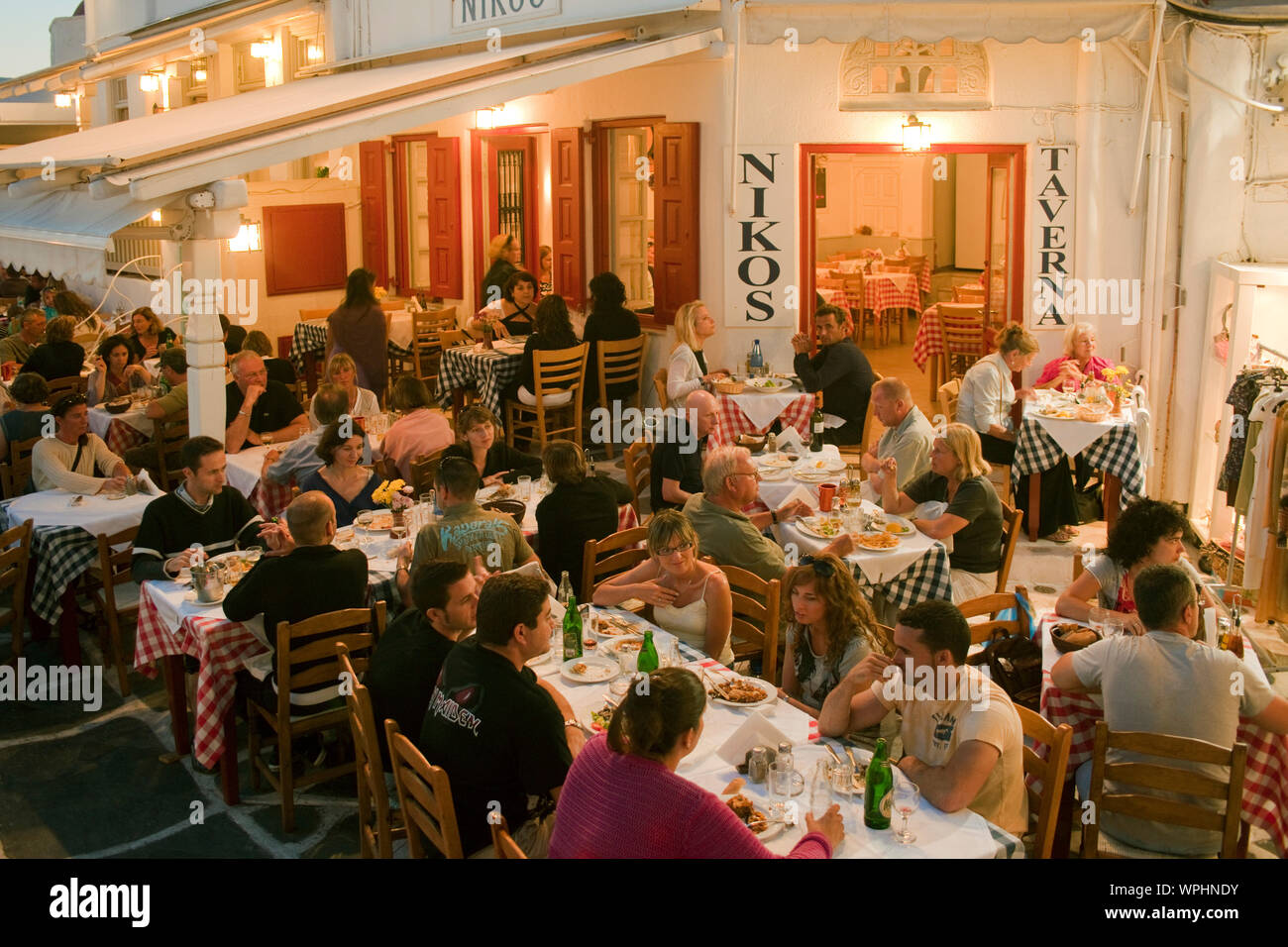 Griechenland, Kykladen, Mykonos, Mykonos-Stadt (Chora), Restaurant Taverne Nikos Stock Photo