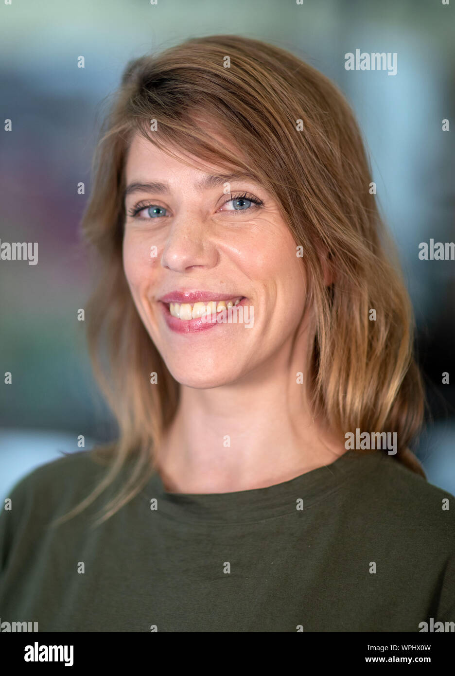 Hamburg, Germany. 09th Sep, 2019. The film director Nora Fingscheidt can be seen after an interview. Fingscheidt's award-winning film "Systemsprenger" starts on 19.09.2019 in German cinemas. Credit: Jens Büttner/dpa-Zentralbild/dpa/Alamy Live News Stock Photo